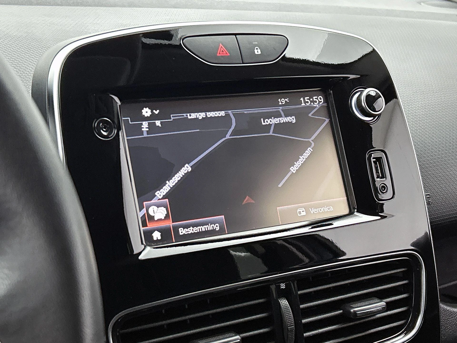 Renault-Clio-image-27