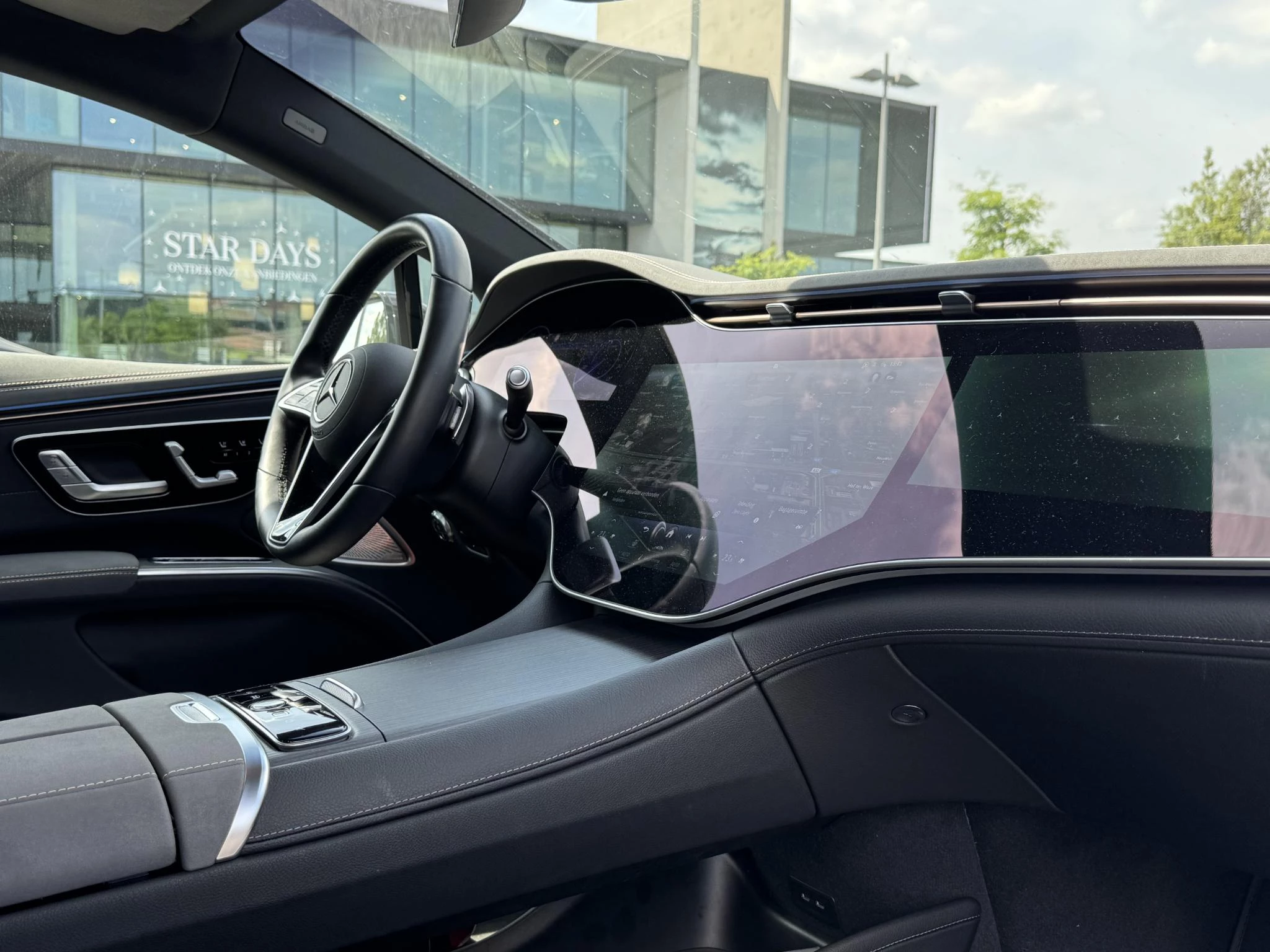 Mercedes-Benz-EQS-image-9