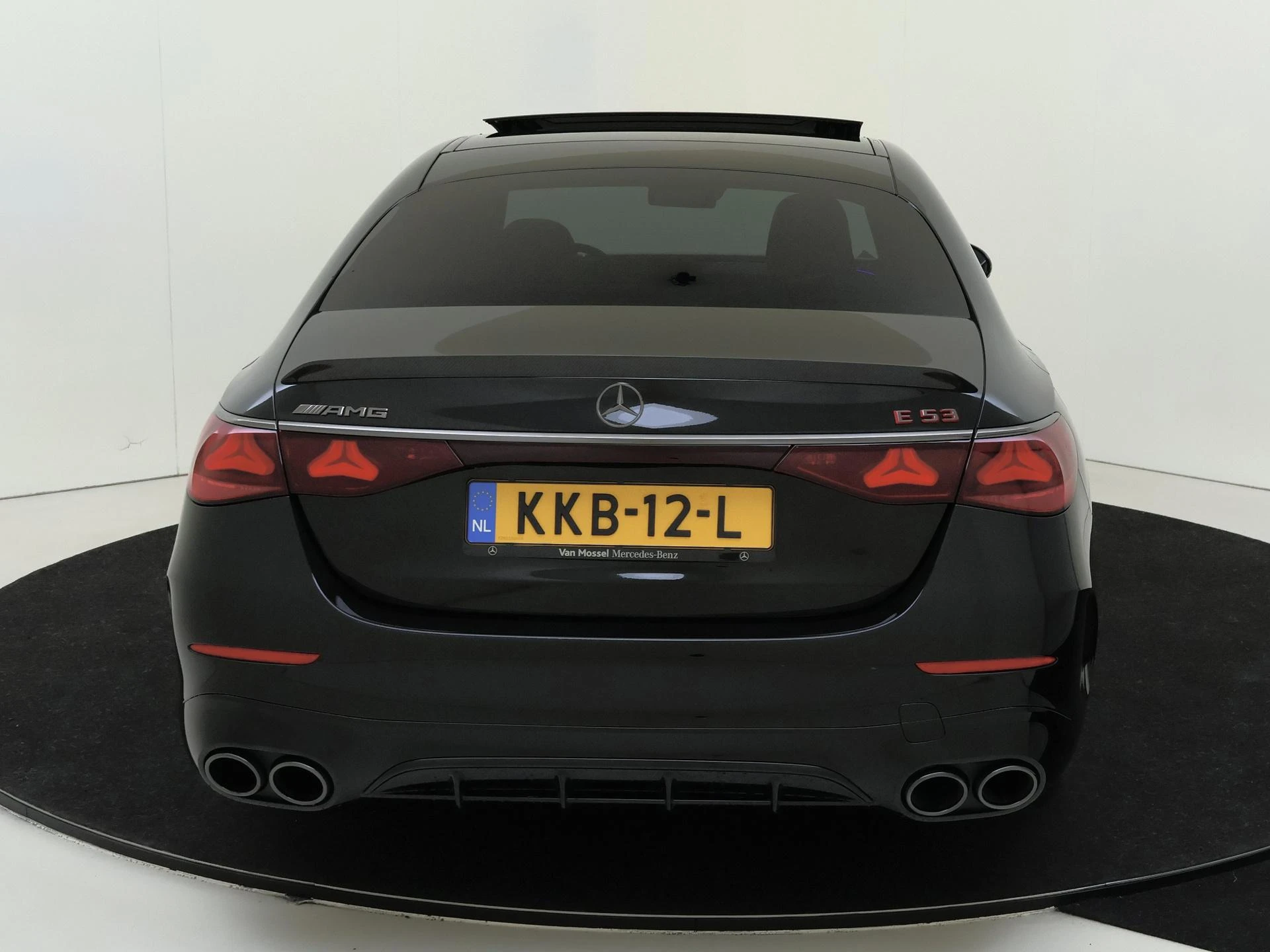 Mercedes-Benz-E-Klasse-image-6