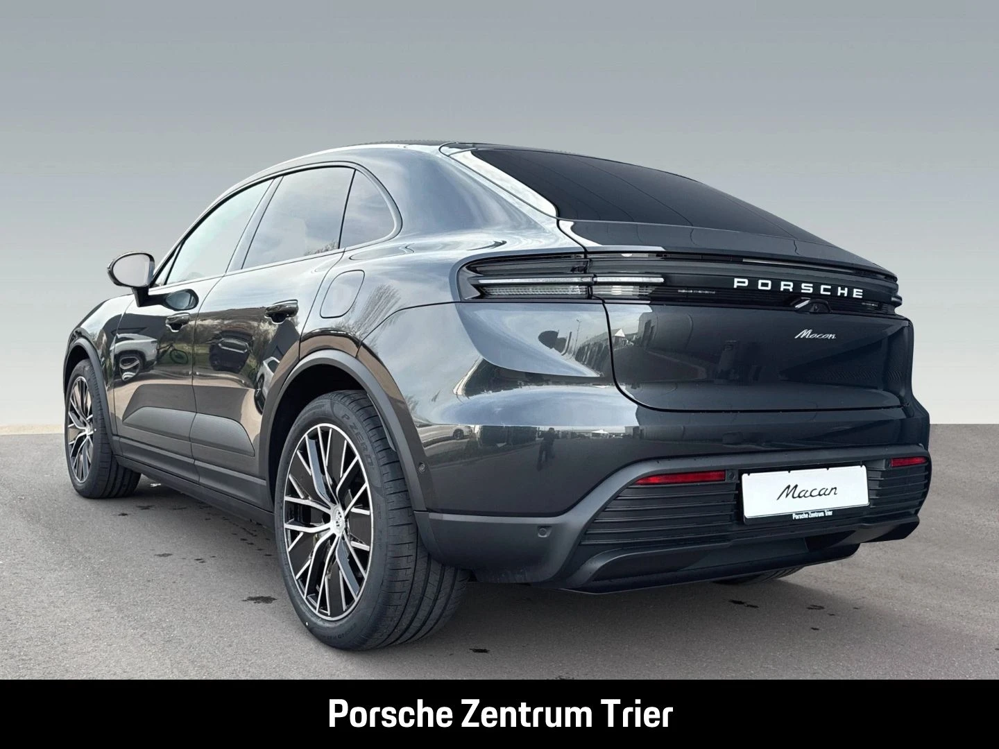 Porsche-Macan-image-2