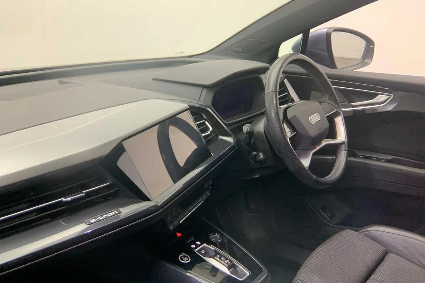 Audi-Q4 e-tron-image-11