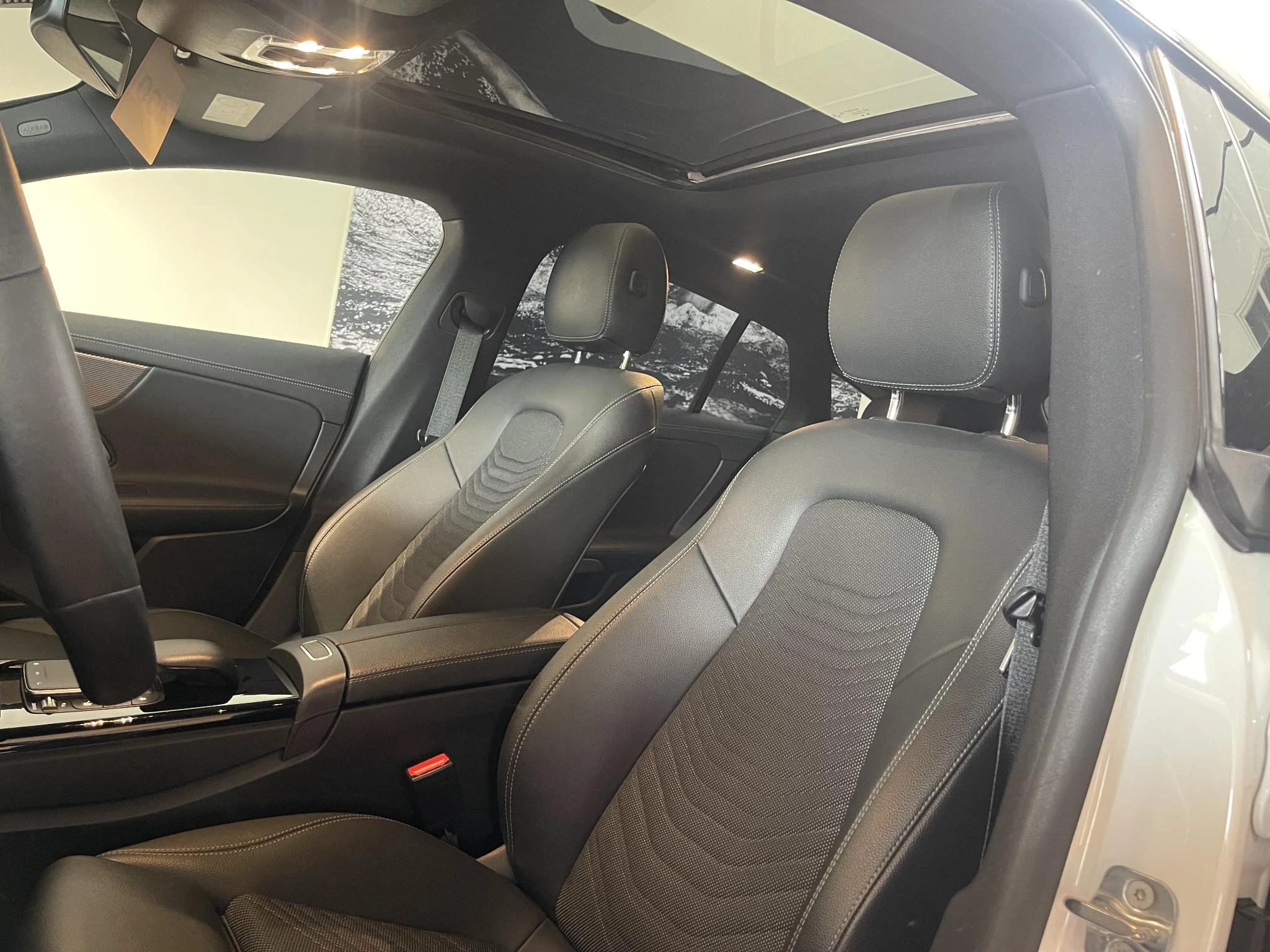 Mercedes-Benz-CLA-image-4