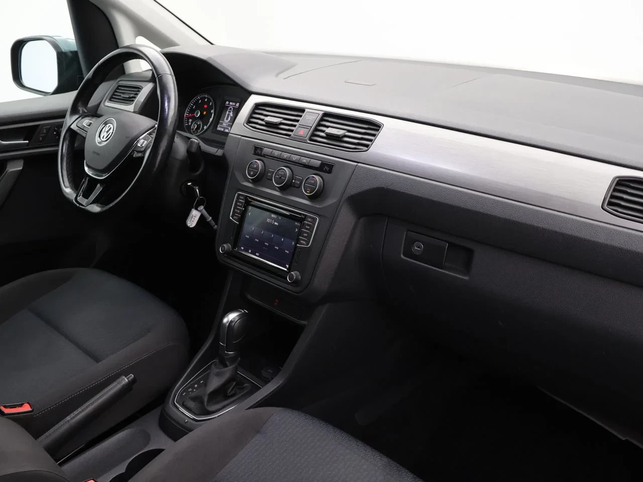 Volkswagen Caddy CNG 1.4 TGI Trendline *DSG*NAVI*TREKHAAK*AUTOCLIMA*CRUIZE*...