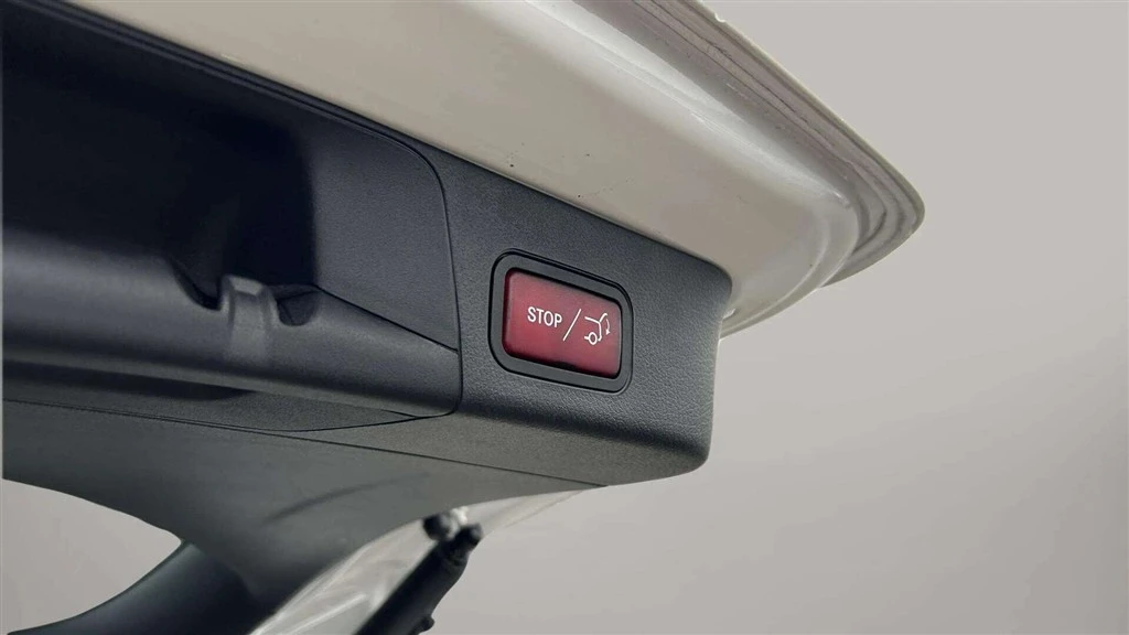 Mercedes-Benz-EQB-image-22