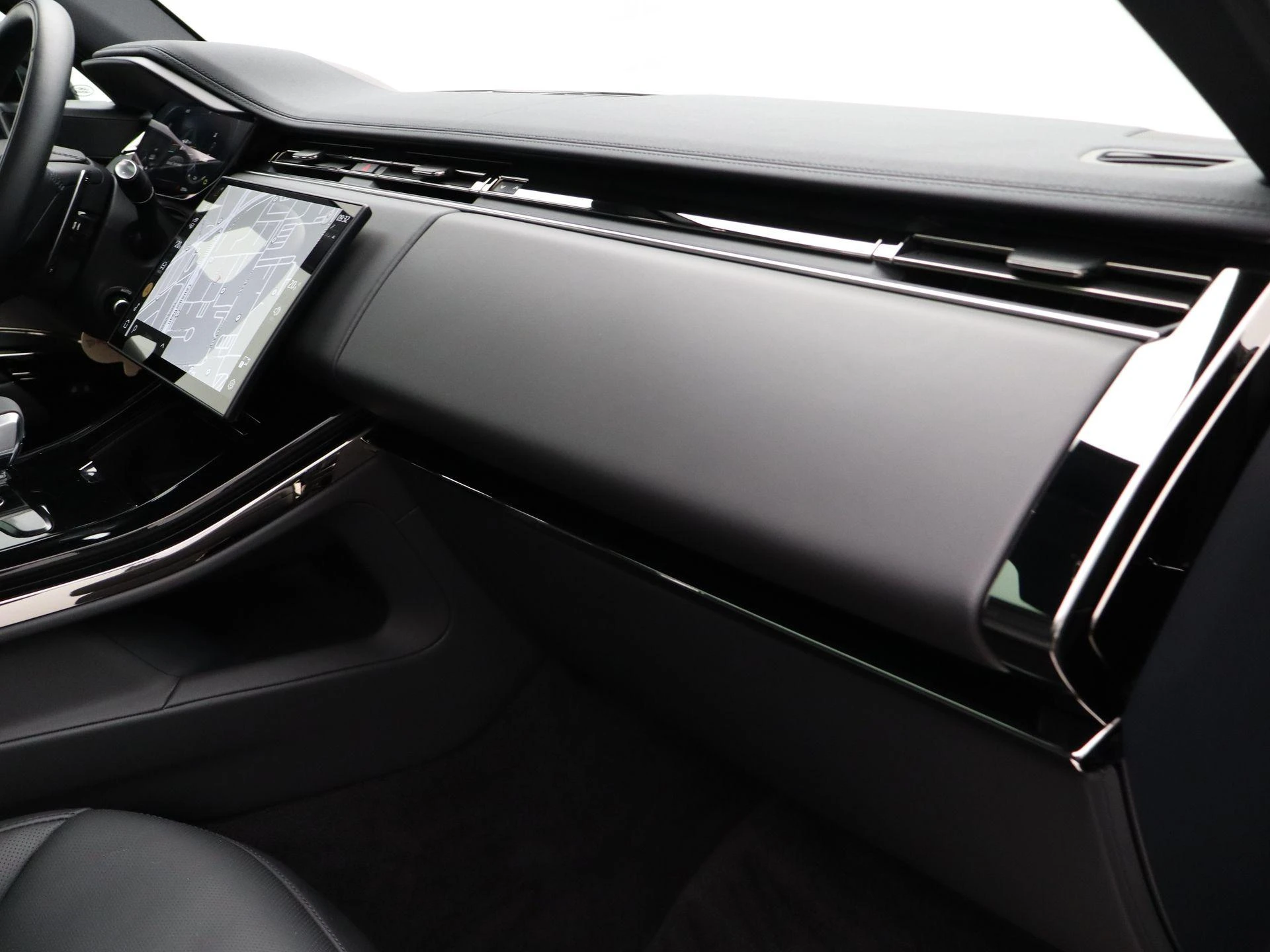 Land Rover-Range Rover Sport-image-37
