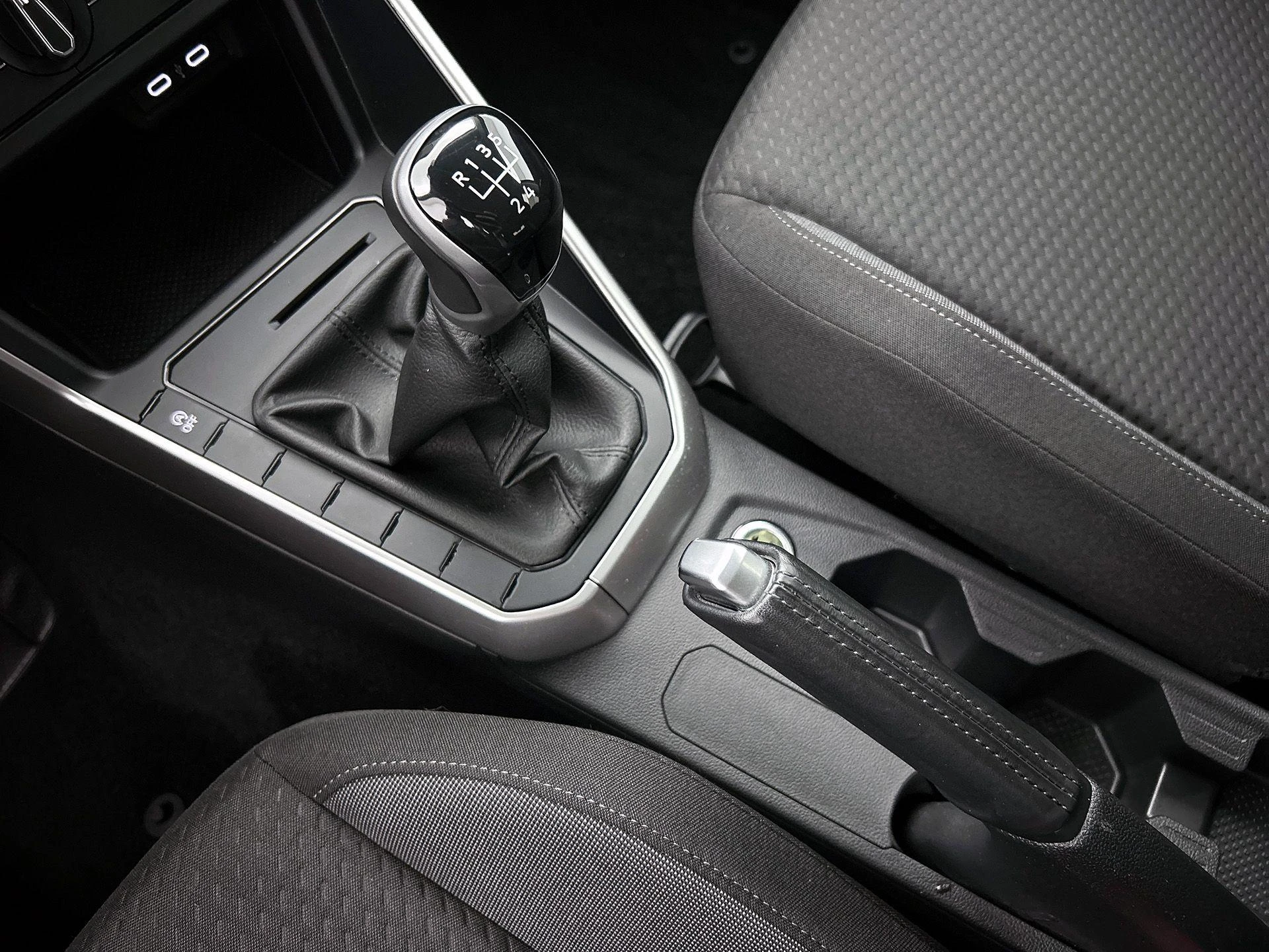 Volkswagen-Polo-image-27