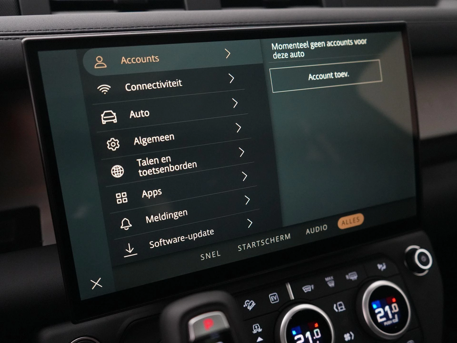 Land Rover-Defender-image-23