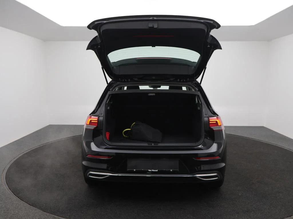 Volkswagen-Golf-image-16