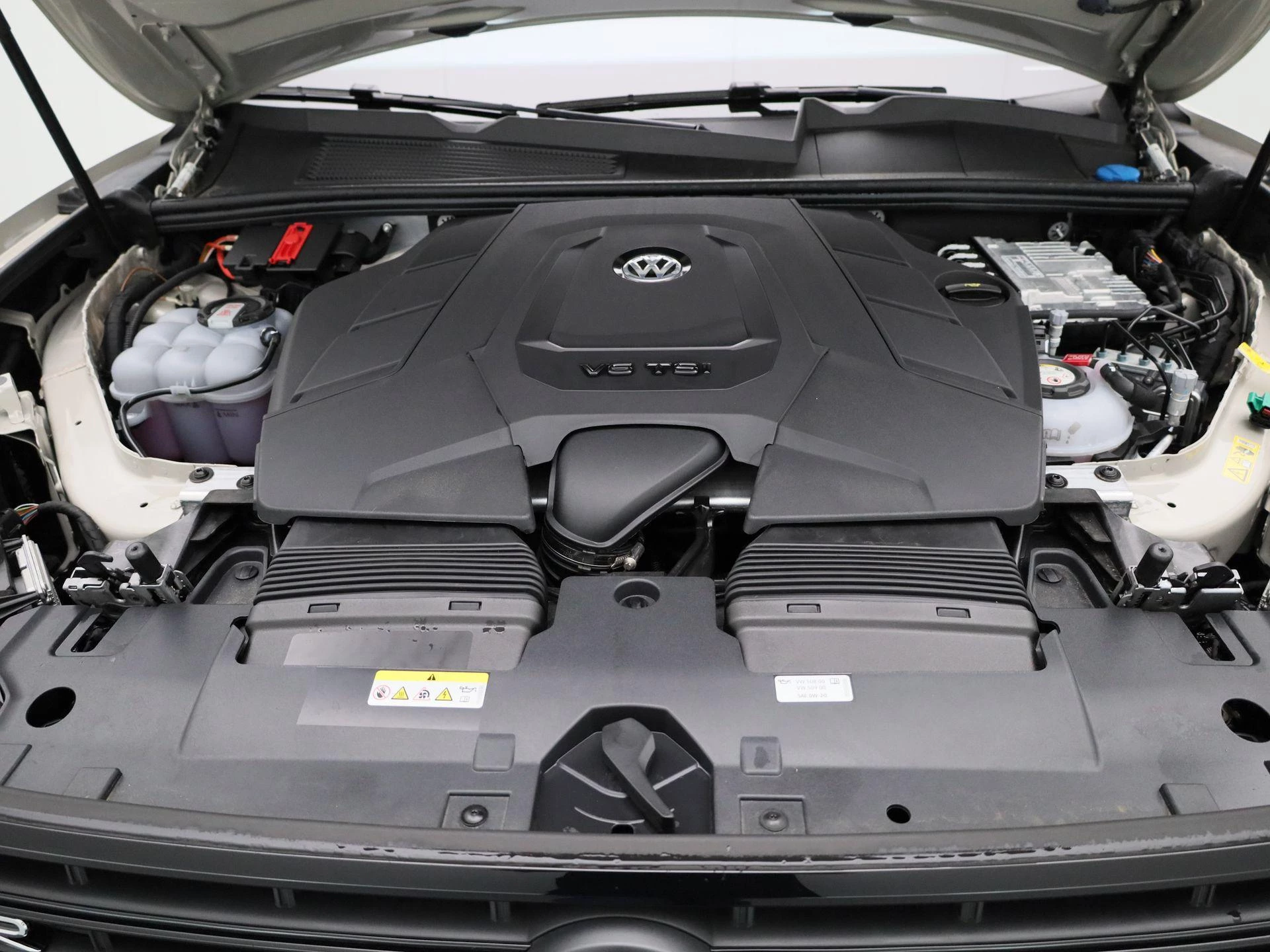 Volkswagen-Touareg-image-47