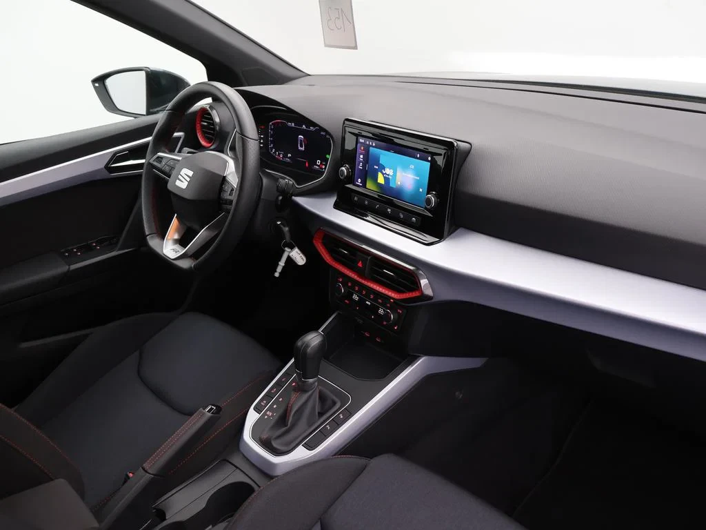 SEAT-Arona-image-2