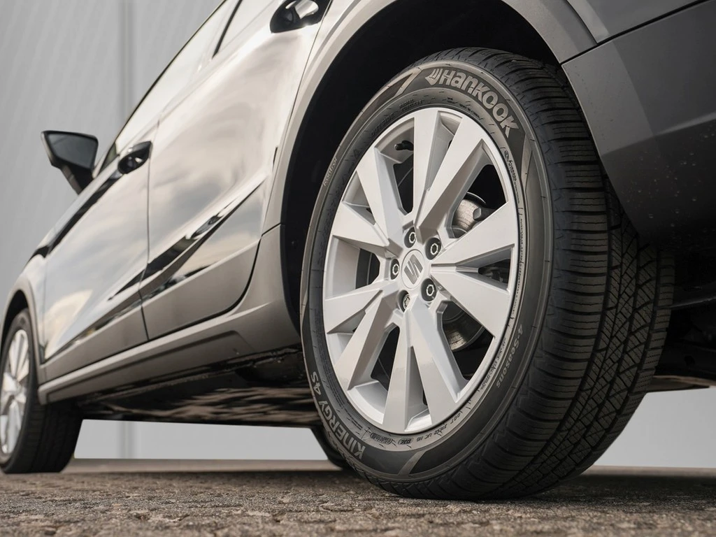 SEAT-Arona-image-4