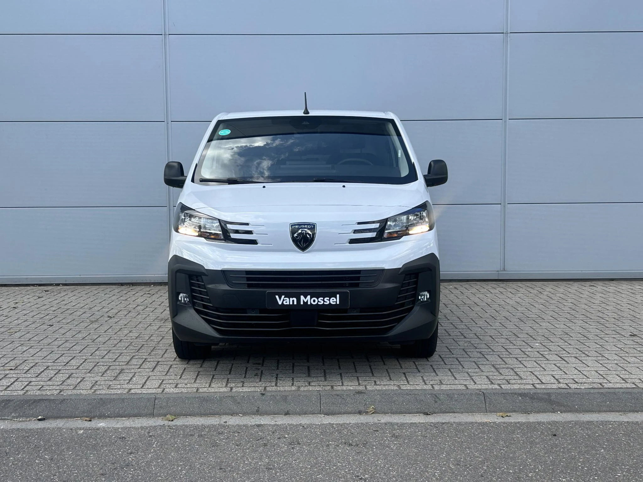 Peugeot e-Expert EV L2 75 kWh