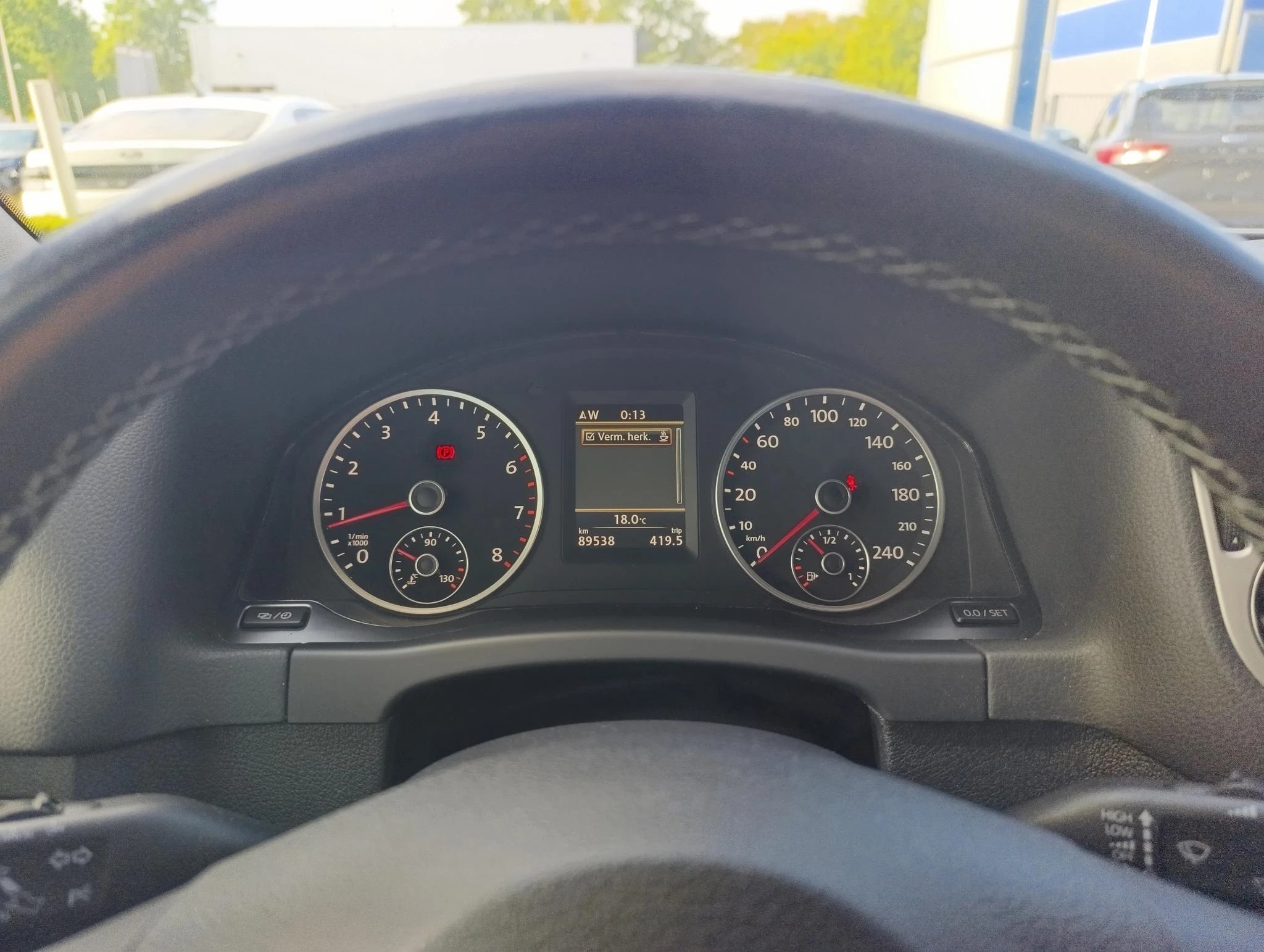 Volkswagen-Tiguan-image-16