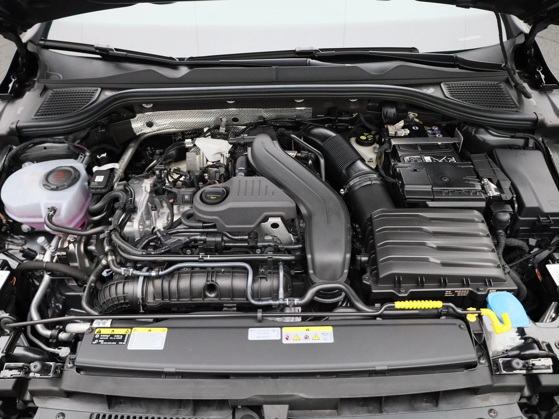 Volkswagen-Golf-image-51