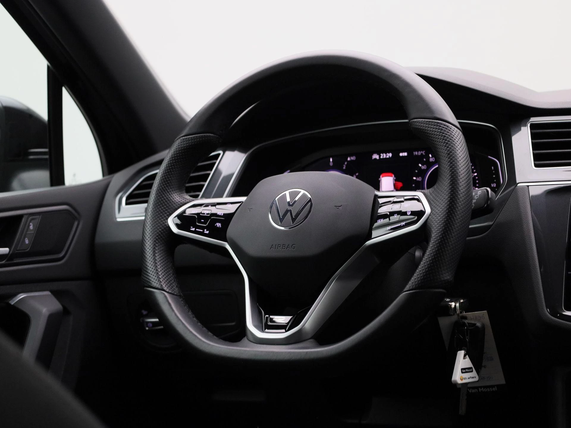 Volkswagen Tiguan 1.4 TSI eHybrid R-Line Business+ 245 PK|