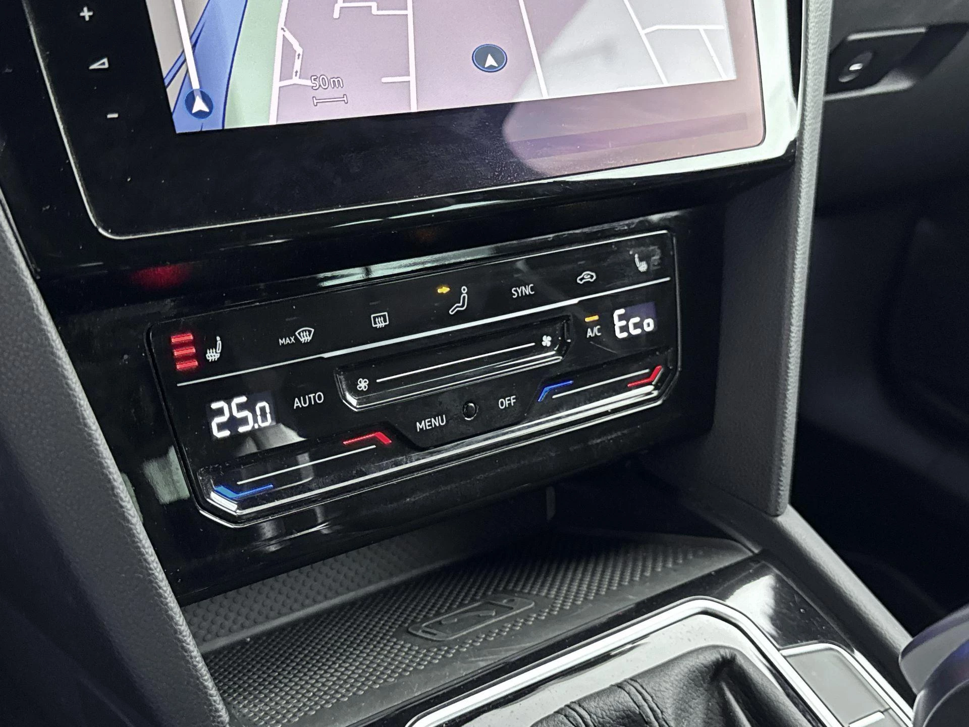 Volkswagen-Passat-image-23