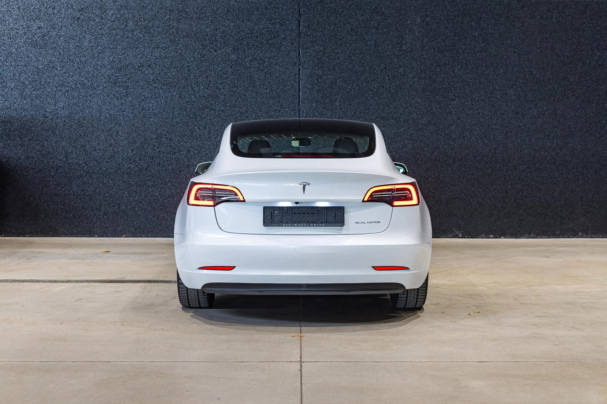 Tesla-Model 3-image-4