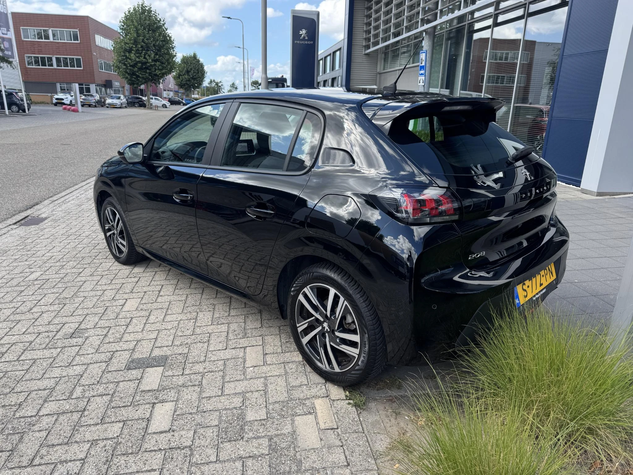 Peugeot-208-image-3
