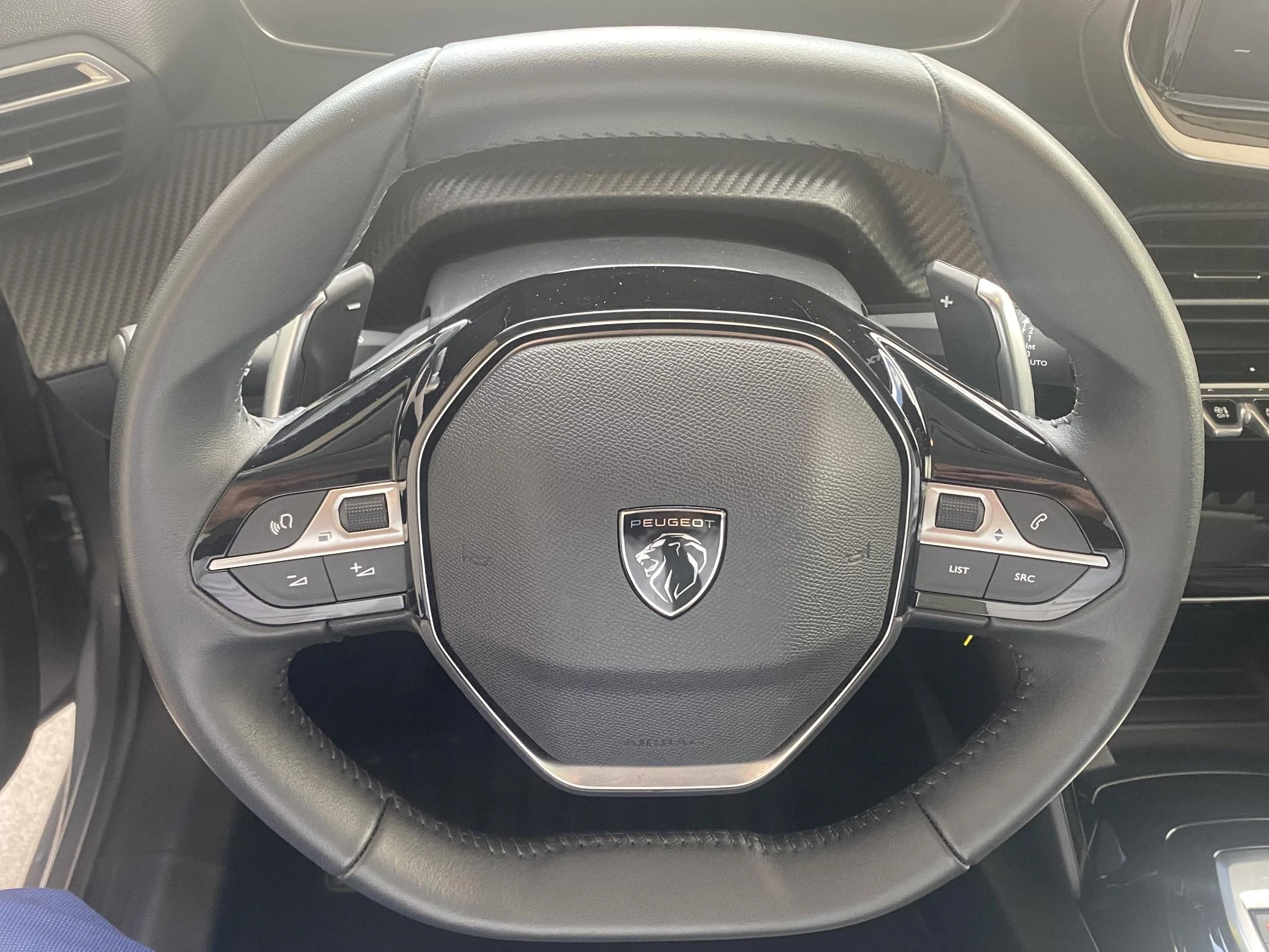 Peugeot-208-image-12