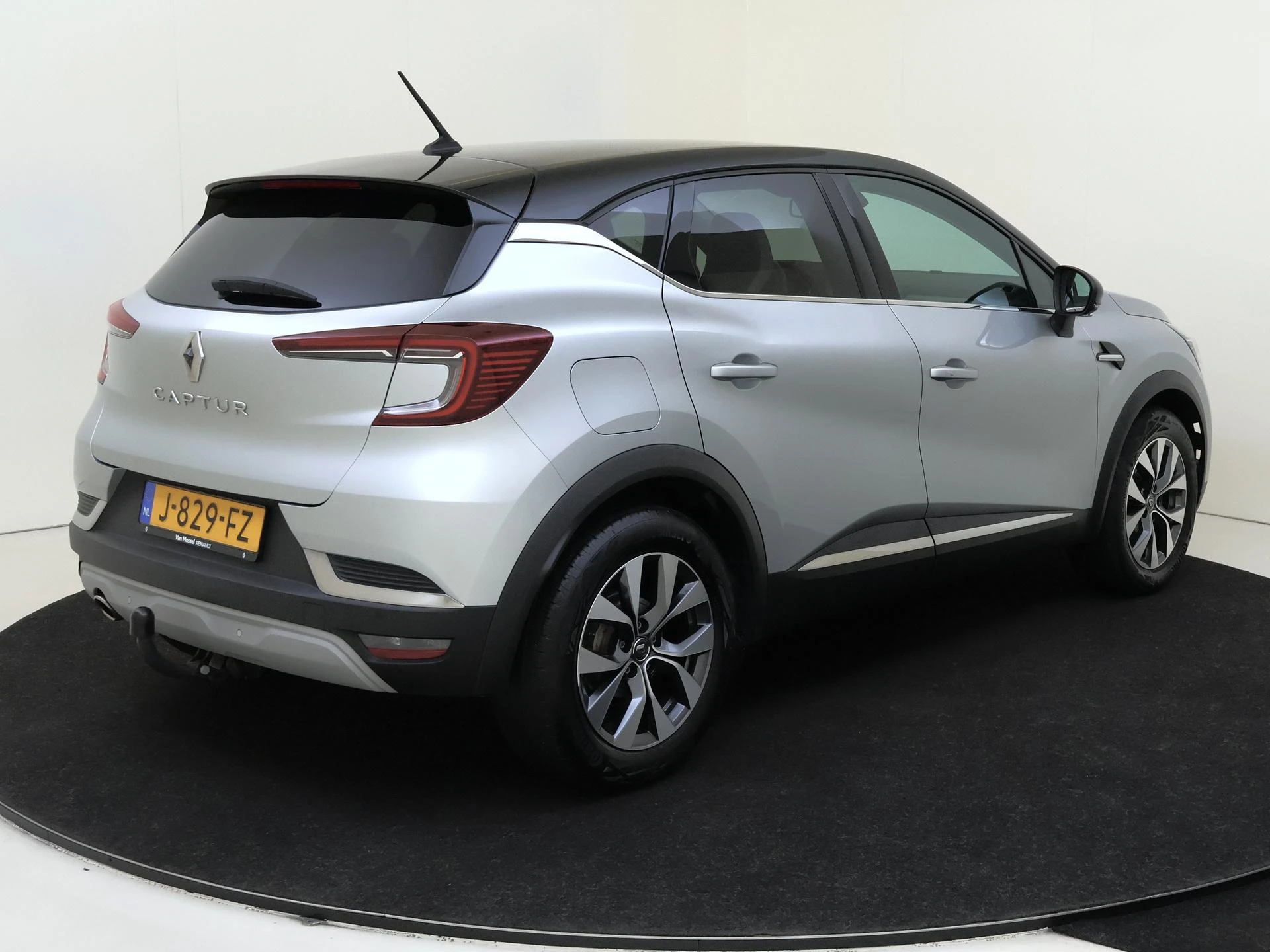Renault-Captur-image-3