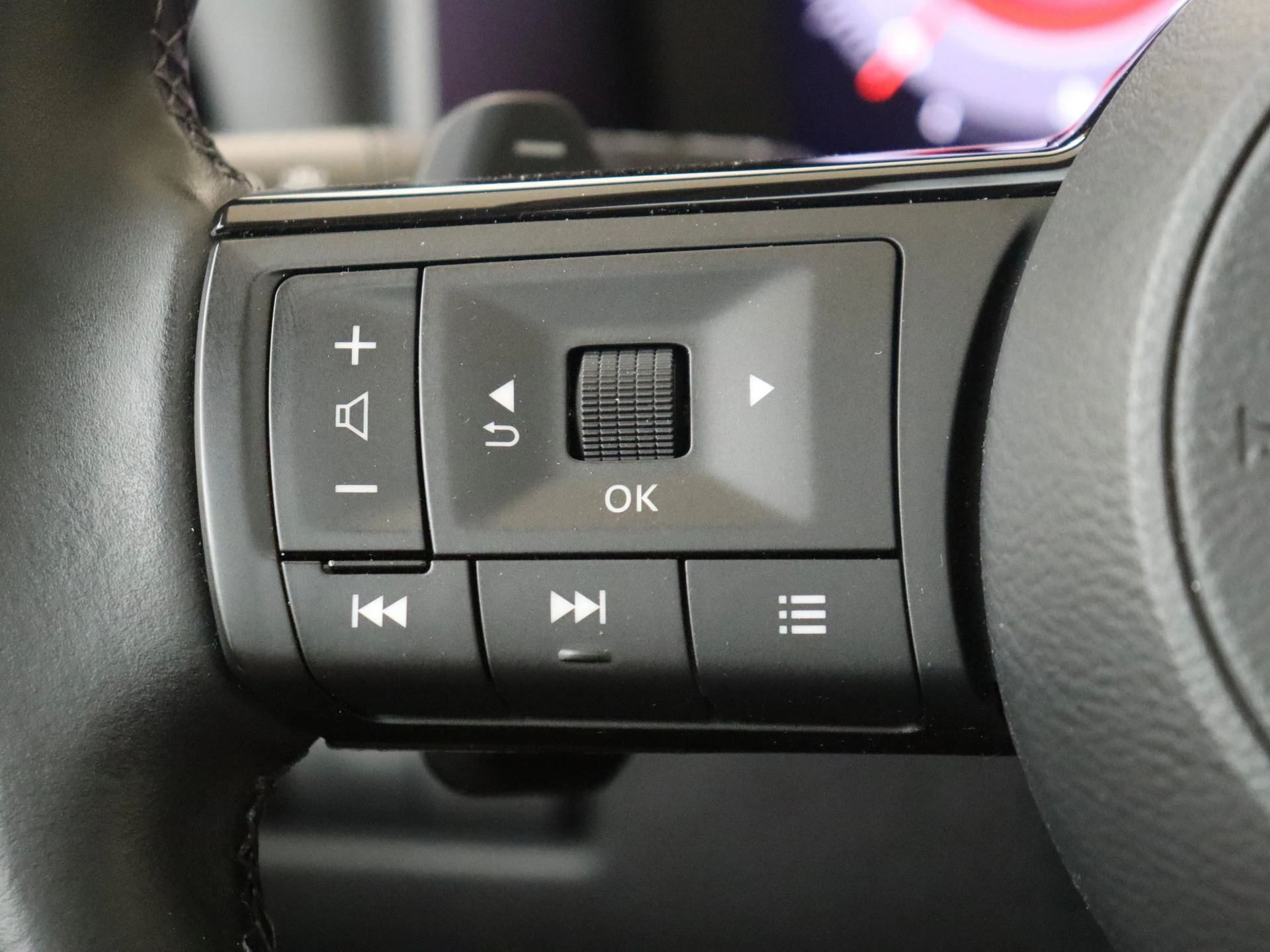 Nissan QASHQAI 1.3 MHEV Xtronic N-Connecta