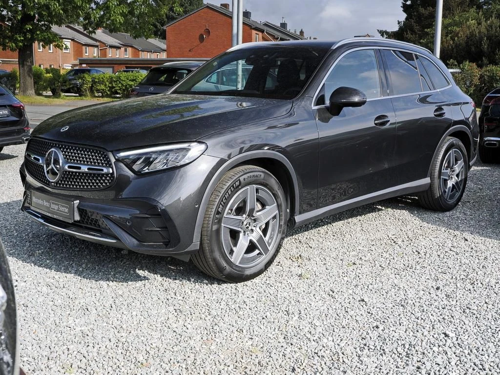 Mercedes-Benz-GLC 300 d-image-7