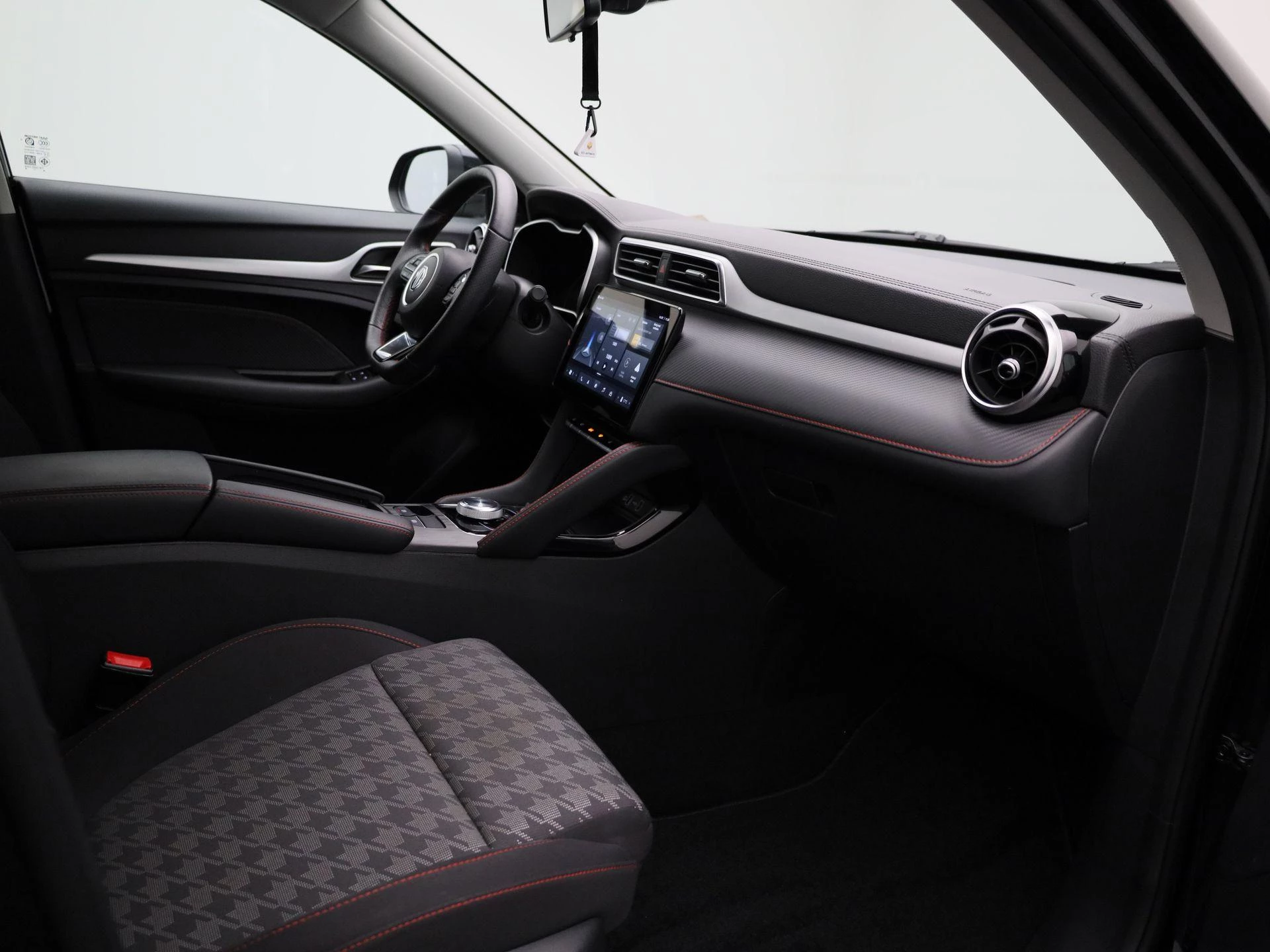 MG-ZS-image-33