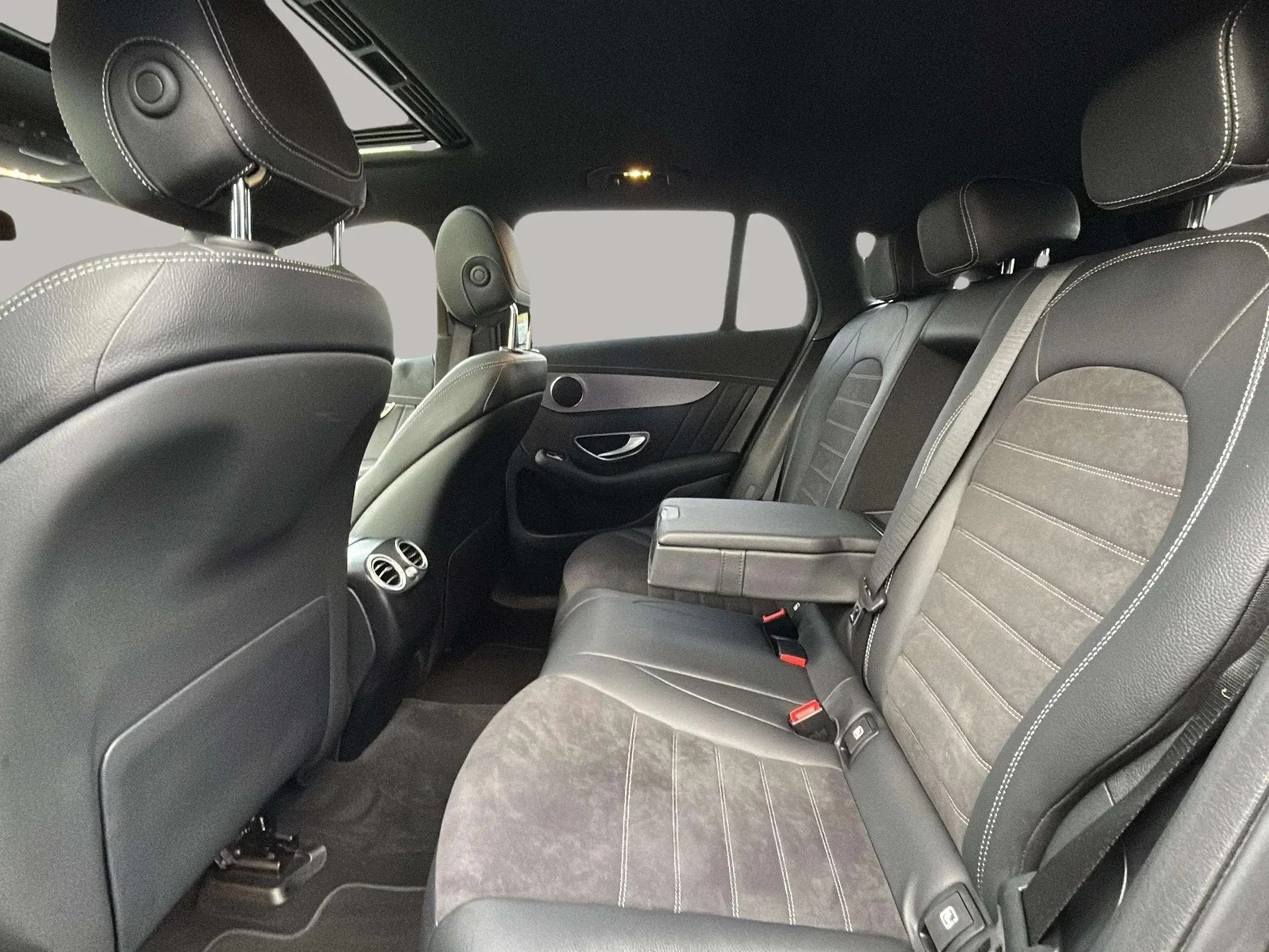 Mercedes-Benz-EQC-image-14