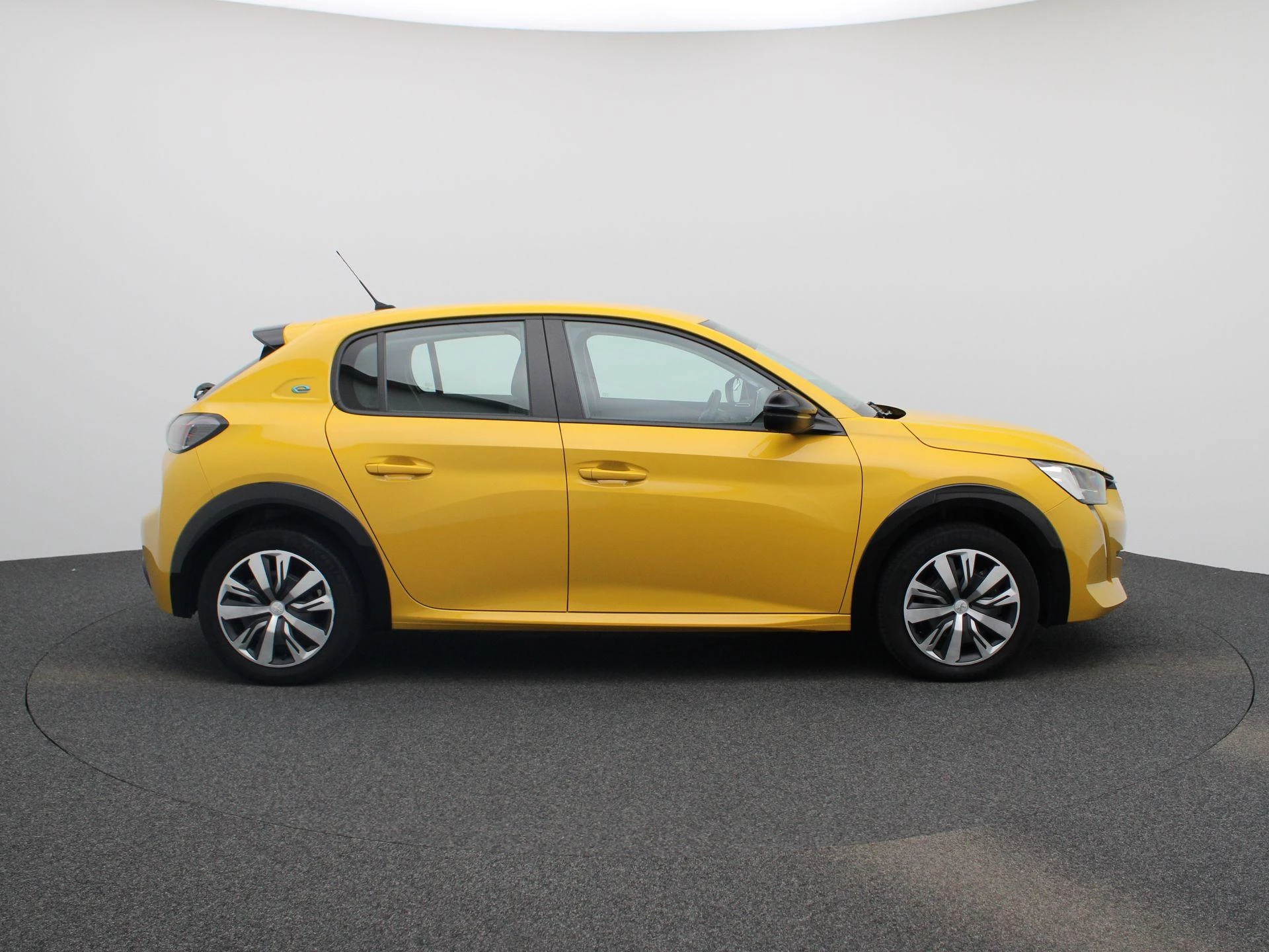 Peugeot-e-208-image-5