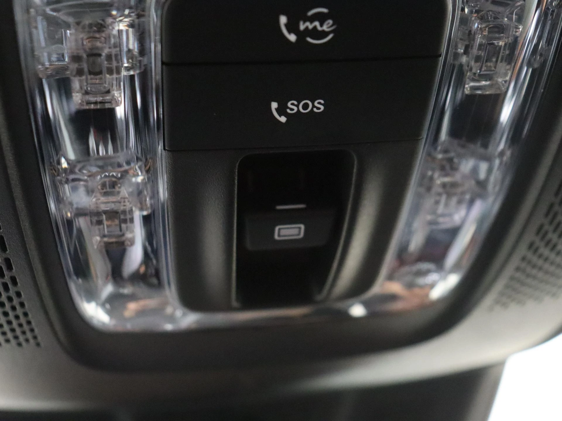 Mercedes-Benz-GLA-image-23