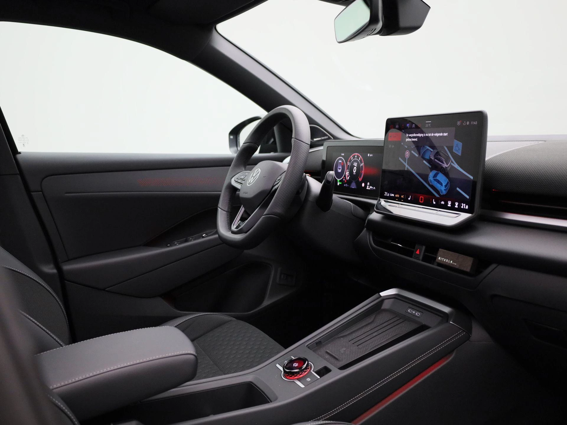 Volkswagen-T-Roc-image-37