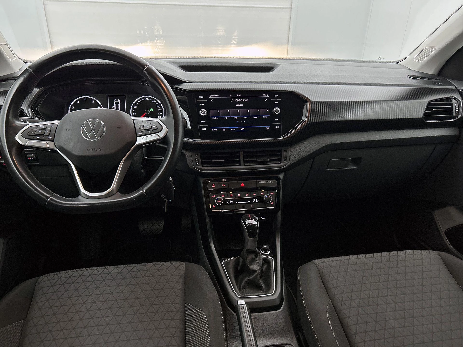 Volkswagen-T-Cross-image-18
