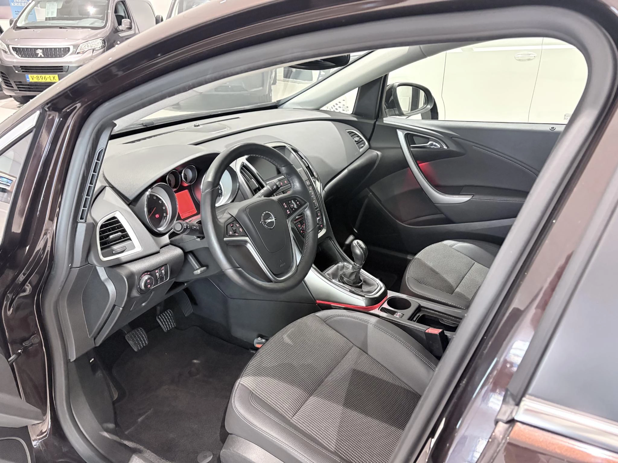 Opel-Astra-image-9