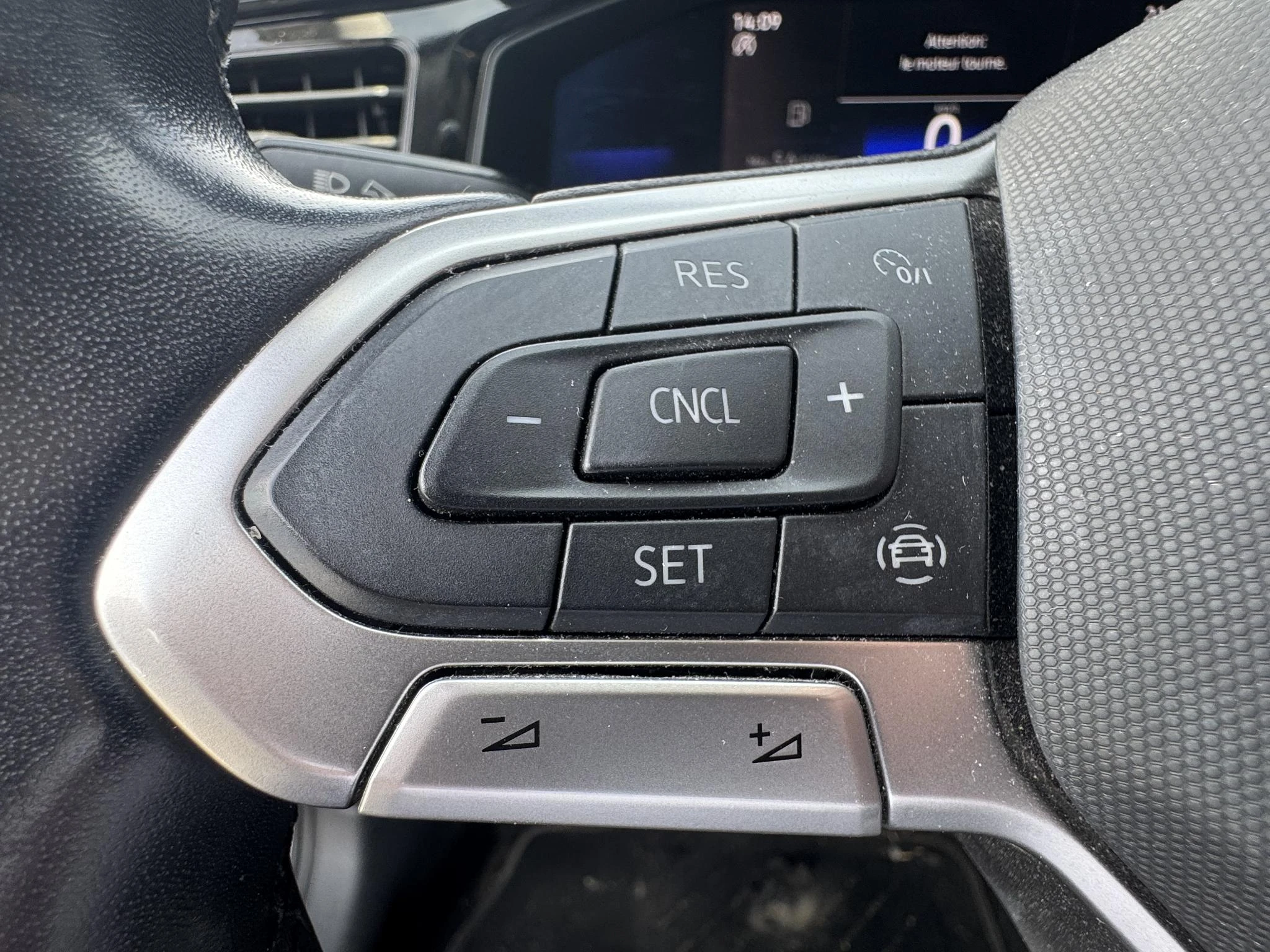 Volkswagen-Polo-image-14