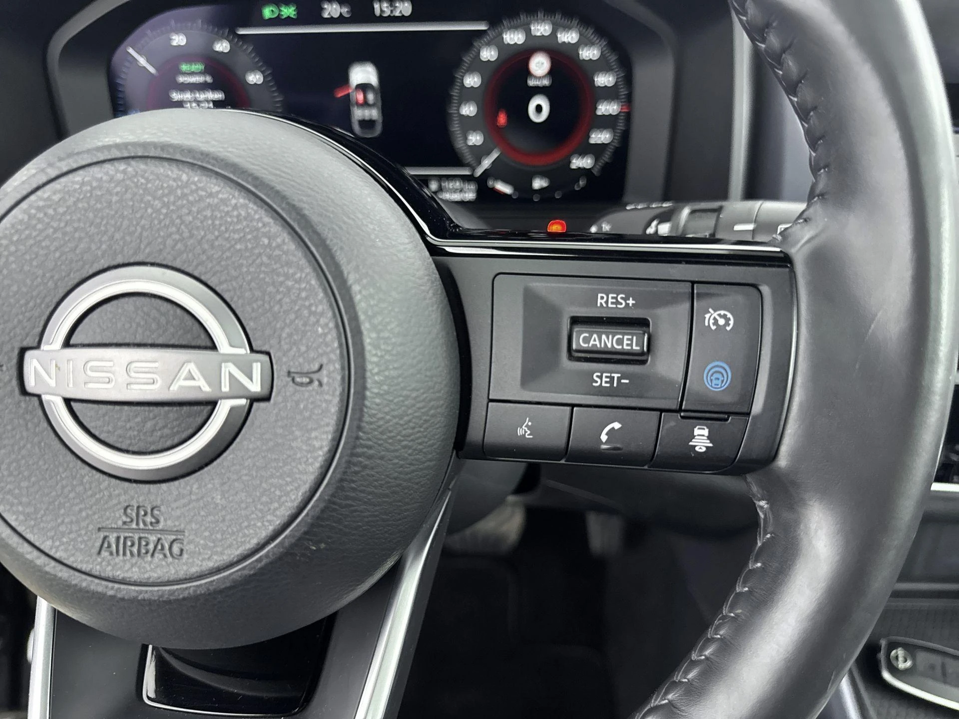 Nissan-QASHQAI-image-5