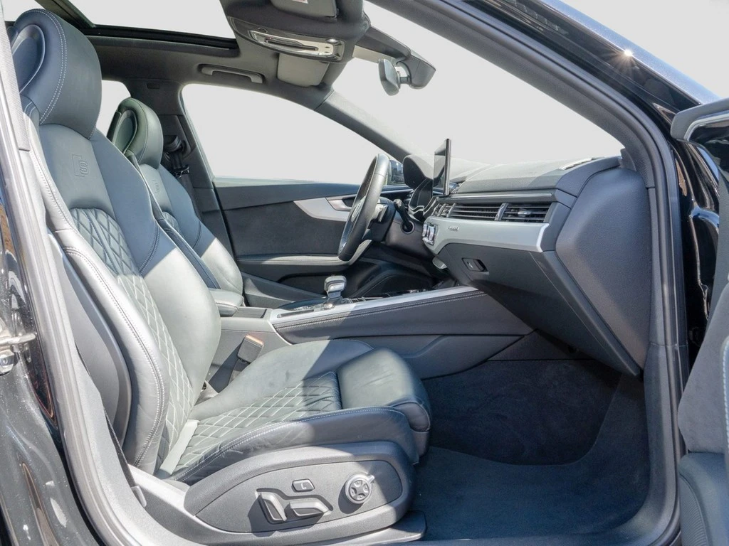Audi-S4-image-11