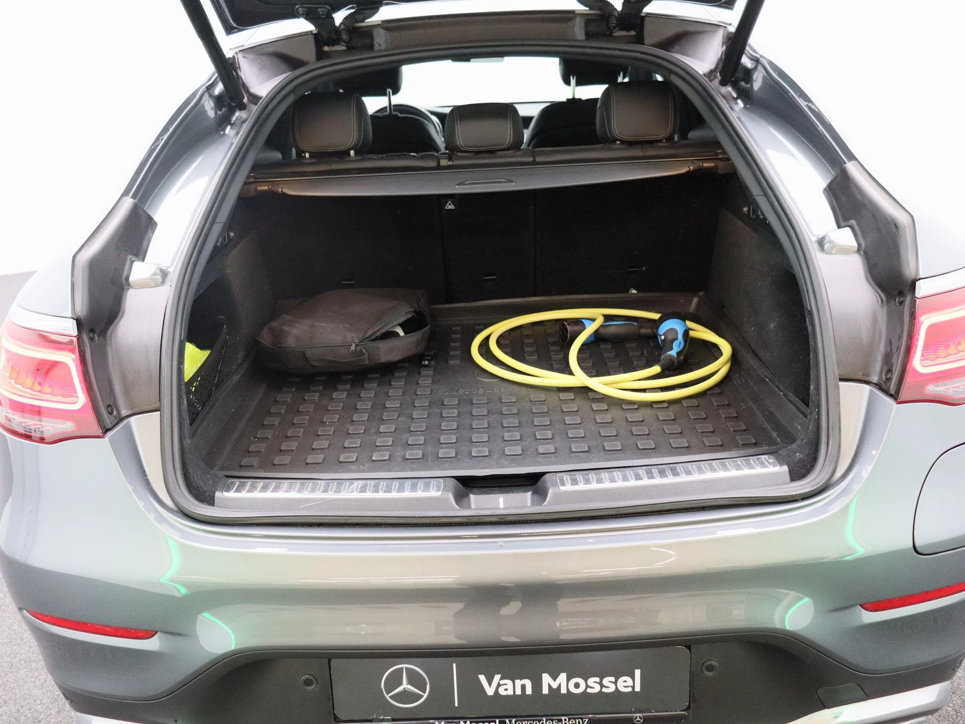 Mercedes-Benz GLC 300 de 4MATIC Coupé + AMG LINE + BURMESTER + CARPLAY +