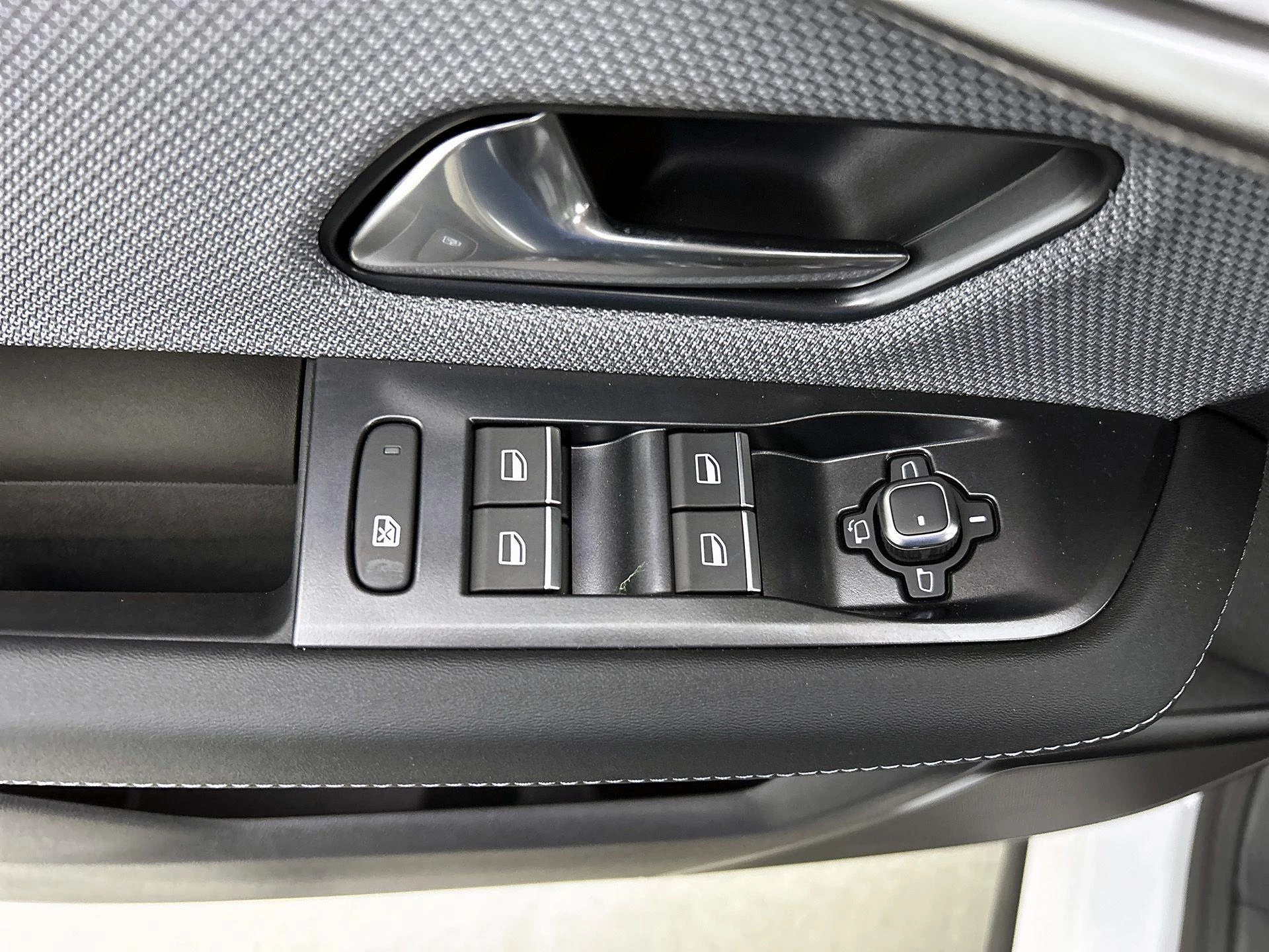 Opel-Grandland-image-37