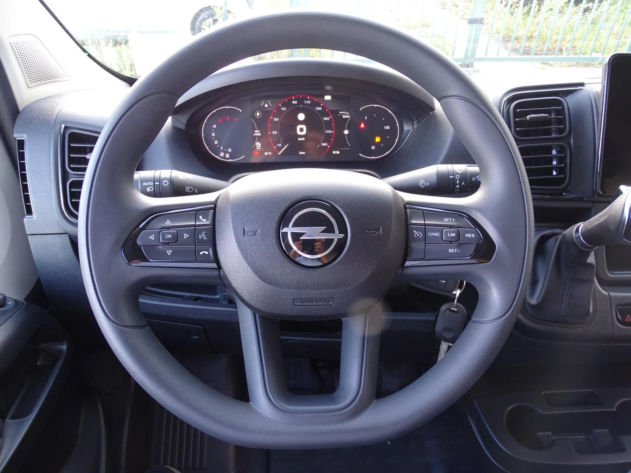 Opel-Movano-image-11