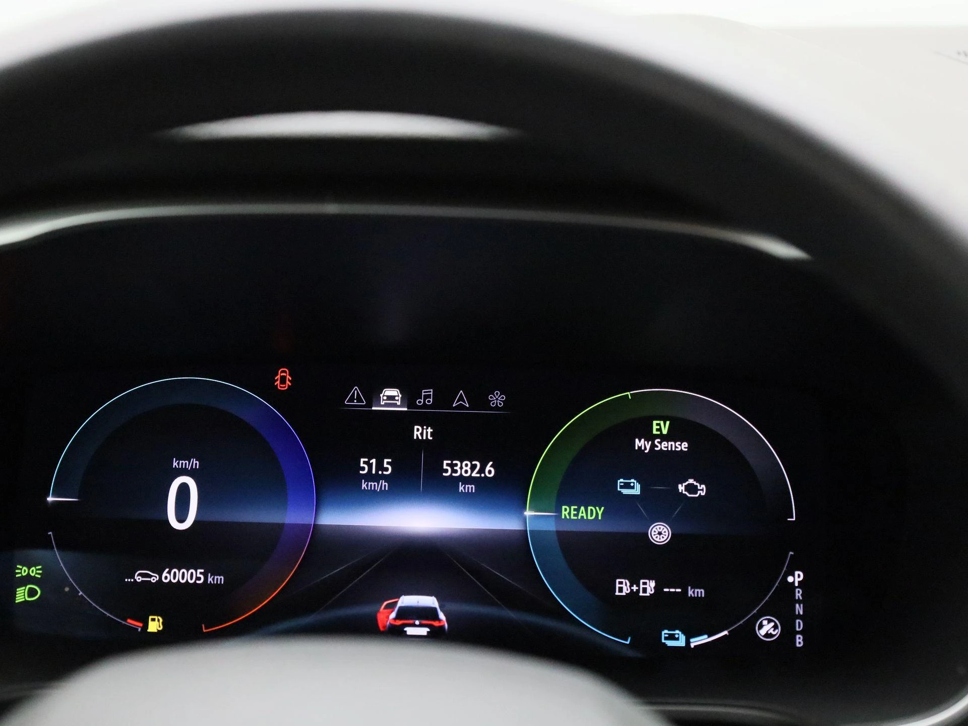 Renault-Megane E-Tech-image-7
