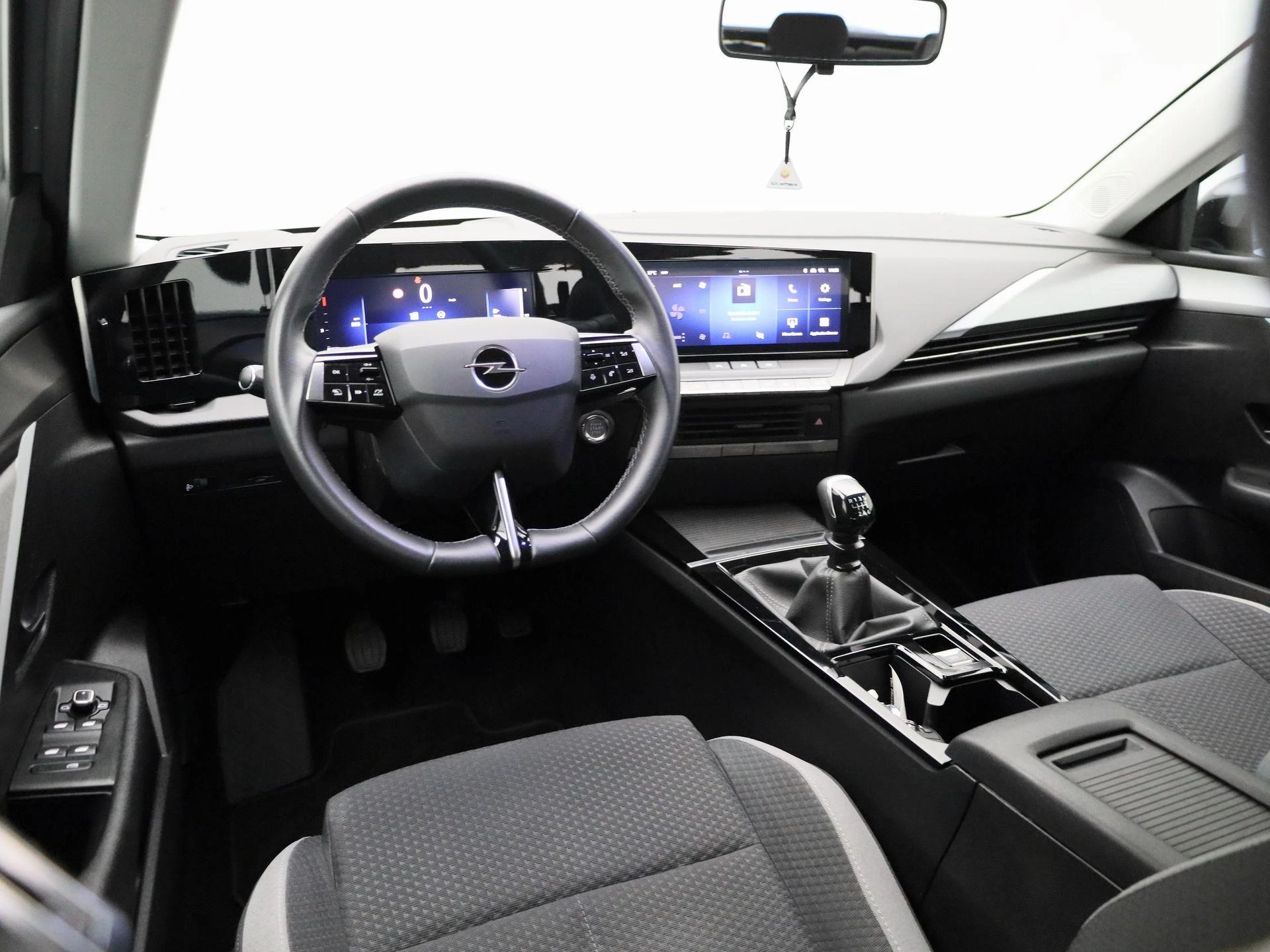 Opel-Astra-image-6