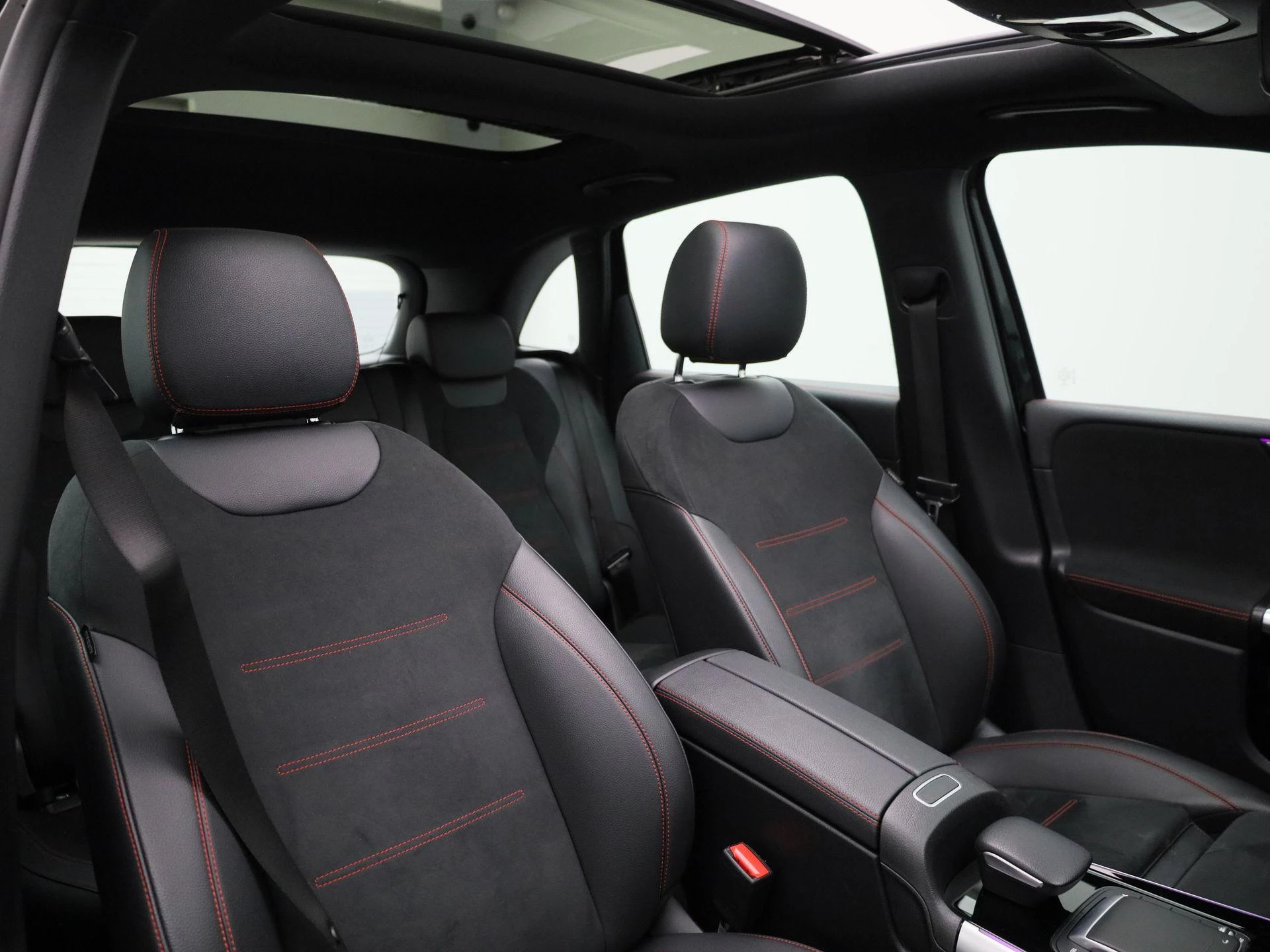 Mercedes-Benz-B-Klasse-image-41