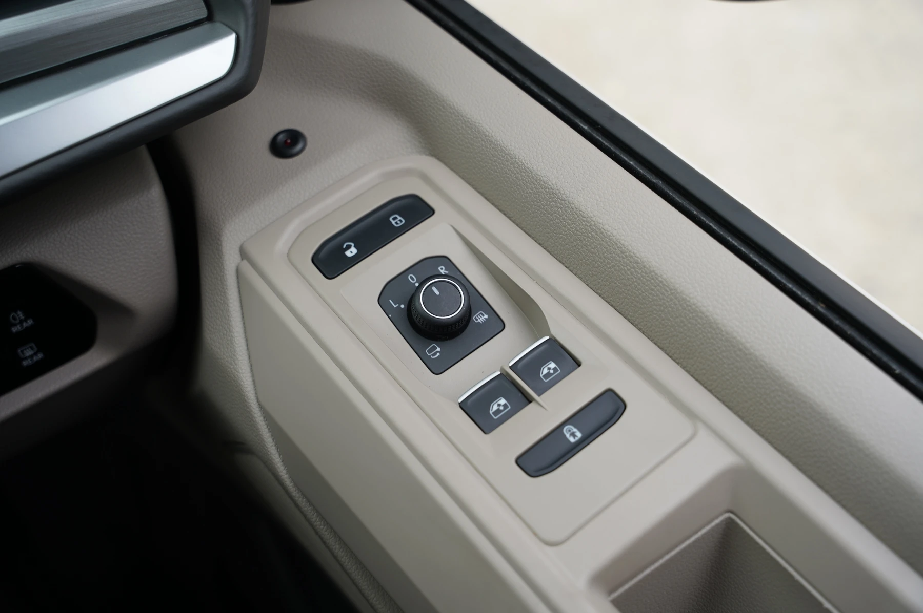 Volkswagen-California-image-17