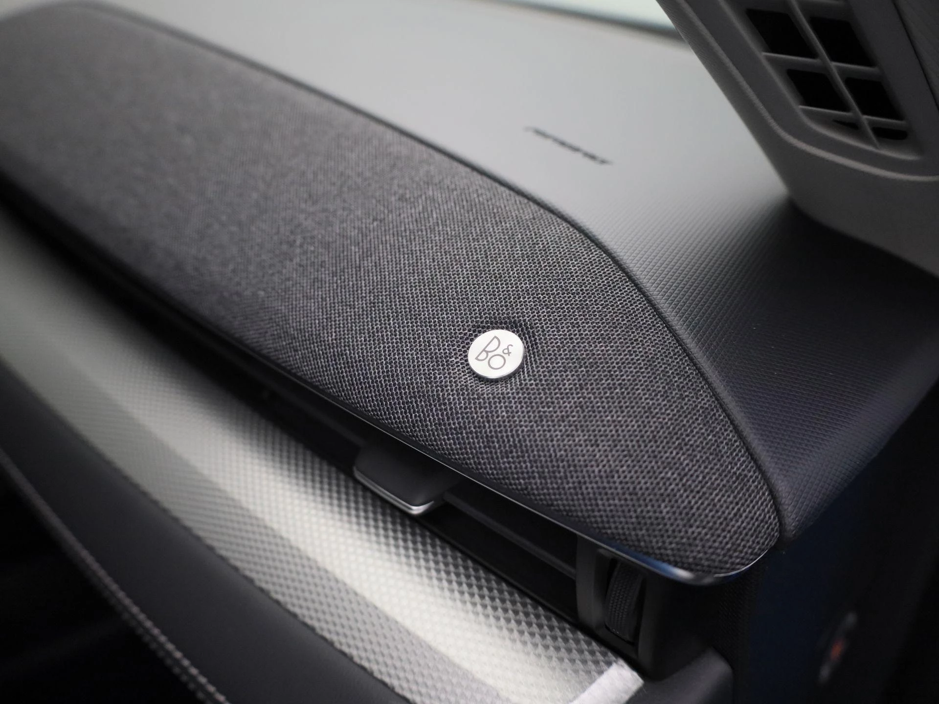 Ford-Mustang Mach-E-image-34