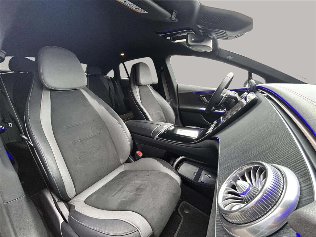 Mercedes-Benz-EQE-image-19