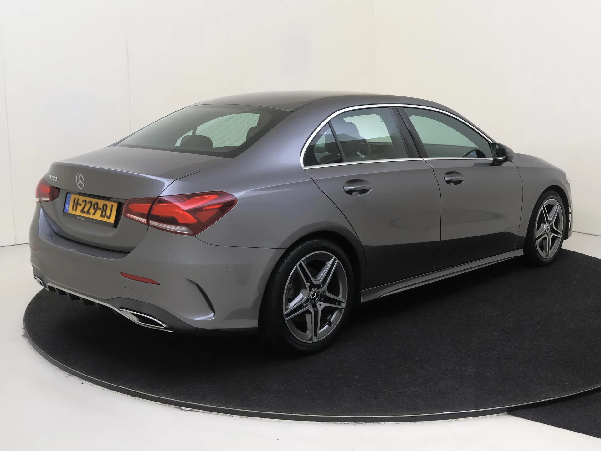 Mercedes-Benz A-Klasse 200 Business Solution AMG
