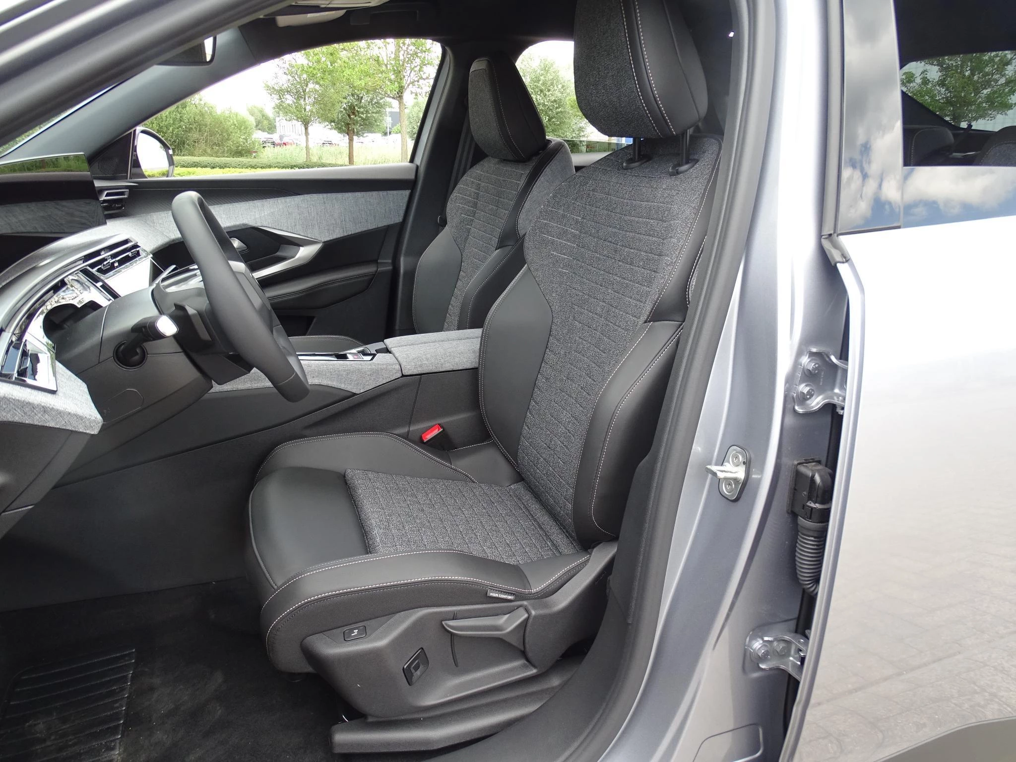 Peugeot 3008 1.2 HYBRID 136 e-DSC6 Allure Pack