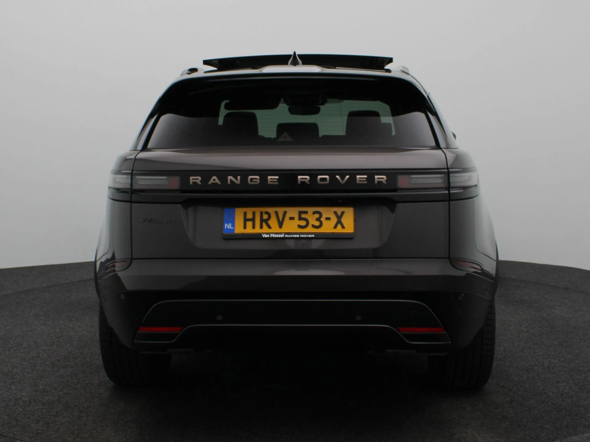 Land Rover-Range Rover Velar-image-5