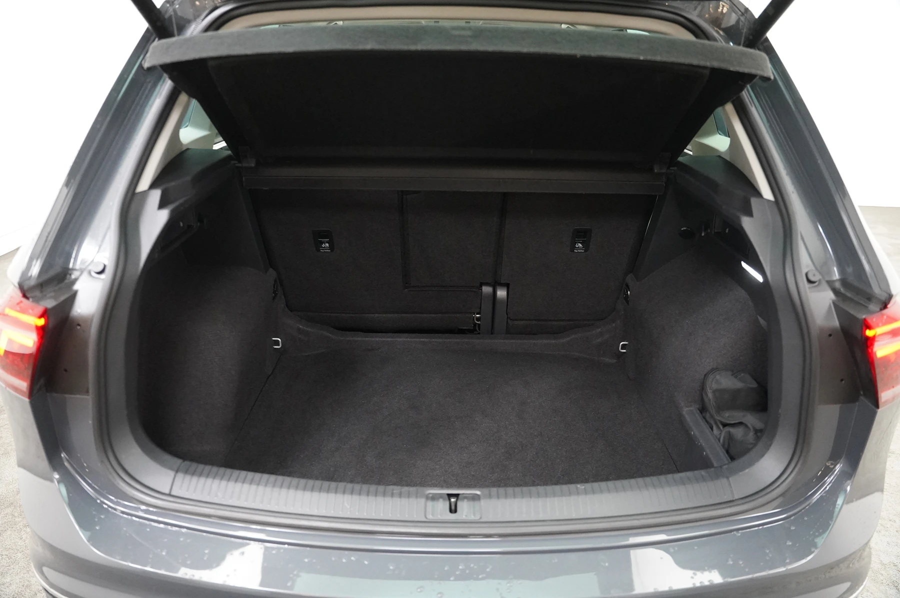 Volkswagen-Tiguan-image-12