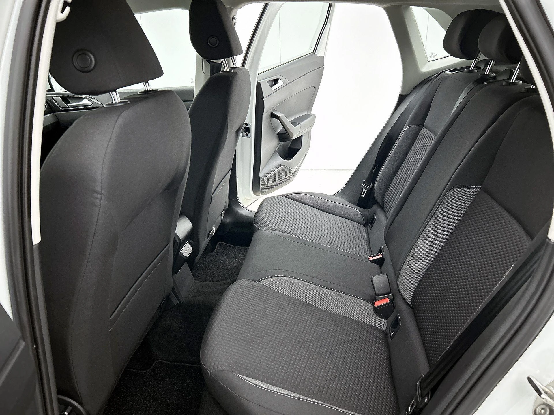 Volkswagen-Polo-image-26